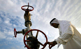 Цены на нефть выросли после принятия добровольного саудовского решения сократить добычу